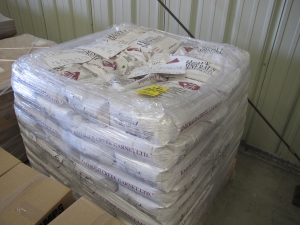 LOT (80) BAGS ABRASIVES, PARTICLE TYPE, BLASTING KIND, 30 X 40 GRIT. 50 LB BAG (W-44) LOADING & HANDLING FEE $15-